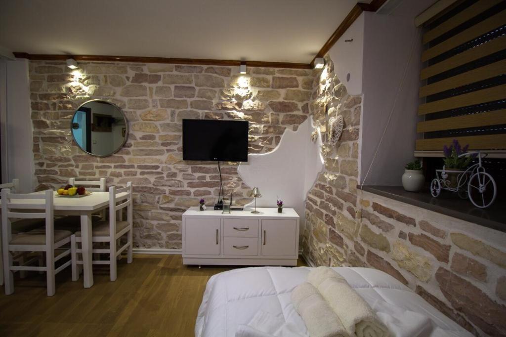 Solhouse Apartment Gjirokastër Екстериор снимка