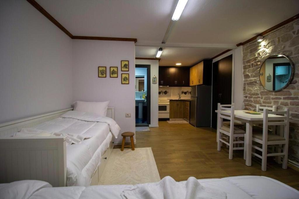 Solhouse Apartment Gjirokastër Екстериор снимка